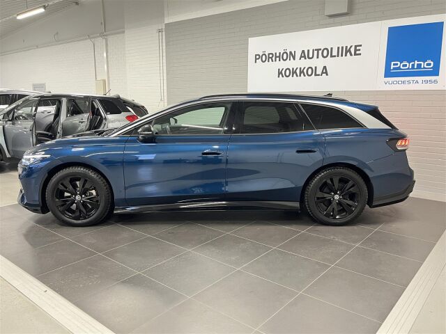 VOLKSWAGEN ID.7 2024 Tourer Pro Elegance 210 kW Akku 77 kWh, 1-omisteinen, vetokoukku, takuu!