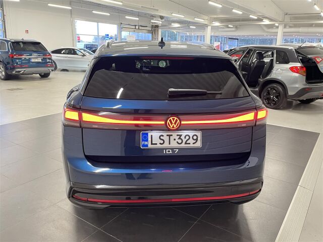 VOLKSWAGEN ID.7 2024 Tourer Pro Elegance 210 kW Akku 77 kWh, 1-omisteinen, vetokoukku, takuu!