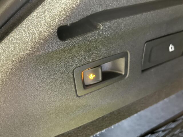 VOLKSWAGEN ID.7 2024 Tourer Pro Elegance 210 kW Akku 77 kWh, 1-omisteinen, vetokoukku, takuu!