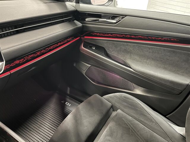 VOLKSWAGEN ID.7 2024 Tourer Pro Elegance 210 kW Akku 77 kWh, 1-omisteinen, vetokoukku, takuu!