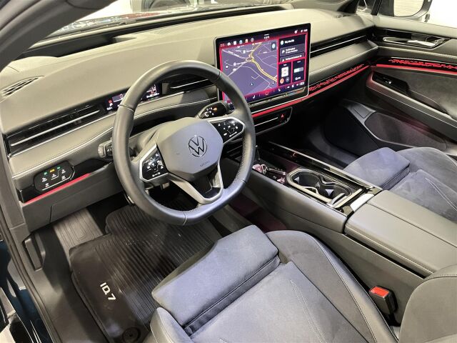 VOLKSWAGEN ID.7 2024 Tourer Pro Elegance 210 kW Akku 77 kWh, 1-omisteinen, vetokoukku, takuu!