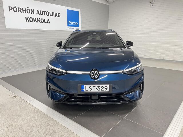 VOLKSWAGEN ID.7 2024 Tourer Pro Elegance 210 kW Akku 77 kWh, 1-omisteinen, vetokoukku, takuu!