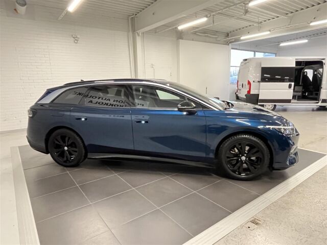 VOLKSWAGEN ID.7 2024 Tourer Pro Elegance 210 kW Akku 77 kWh, 1-omisteinen, vetokoukku, takuu!