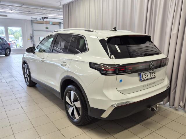 VOLKSWAGEN Tiguan 2024 Elegance Business eHybrid 150 kW DSG-automaatti * Suomiauto / 1-Omistaja / Merkkihuollettu / Vetokou