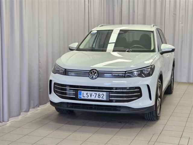 VOLKSWAGEN Tiguan 2024 Elegance Business eHybrid 150 kW DSG-automaatti * Suomiauto / 1-Omistaja / Merkkihuollettu / Vetokou