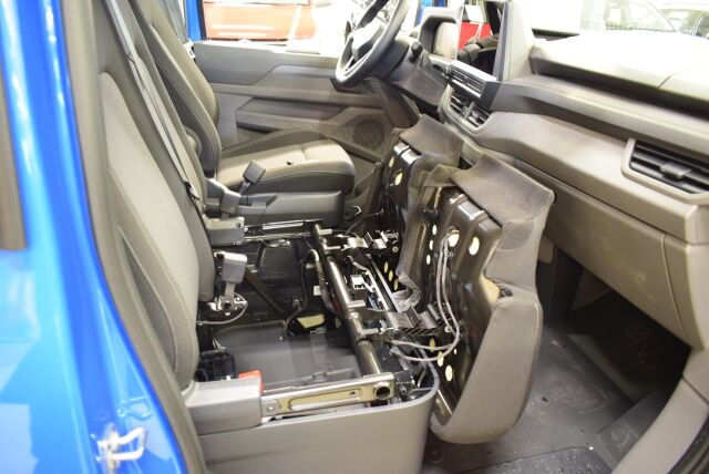 Volkswagen Transporter 2025 Transporter umpipakettiauto 2,0 l TDI 4MOTION 125 kW 8-vaihteinen automaatti  *SIS 2 RENKAAT*