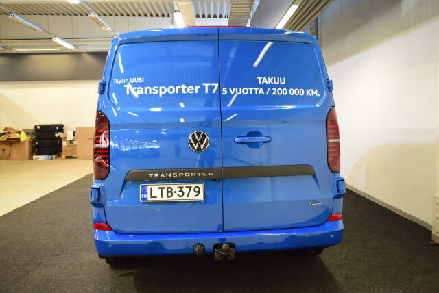 Volkswagen Transporter 2025 Transporter umpipakettiauto 2,0 l TDI 4MOTION 125 kW 8-vaihteinen automaatti  *SIS 2 RENKAAT*