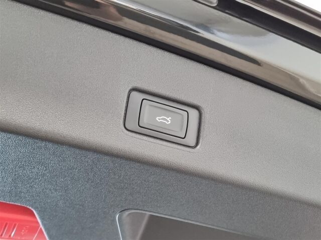 Audi Q4 e-tron 2025 SUV 45 e-tron Land of quattro | Ajamaton Q4 nopeaan toimitukseen |