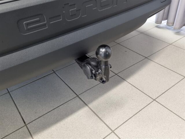 Audi Q4 e-tron 2025 SUV 45 e-tron Land of quattro | Ajamaton Q4 nopeaan toimitukseen |