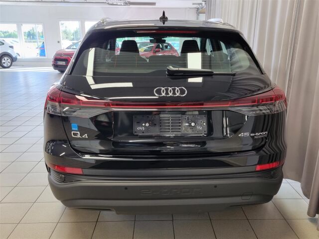 Audi Q4 e-tron 2025 SUV 45 e-tron Land of quattro | Ajamaton Q4 nopeaan toimitukseen |