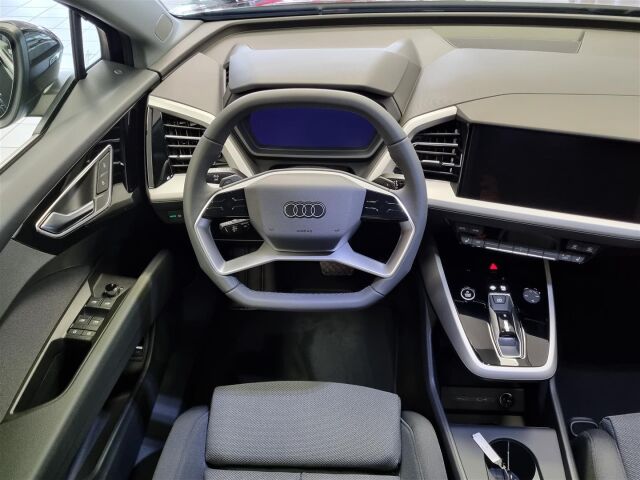 Audi Q4 e-tron 2025 SUV 45 e-tron Land of quattro | Ajamaton Q4 nopeaan toimitukseen |