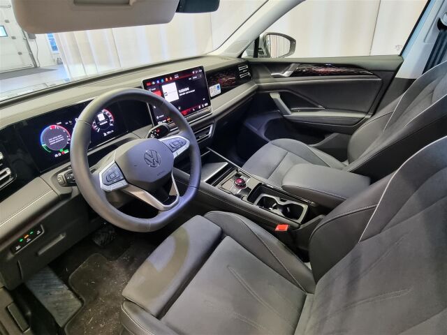 Volkswagen Tiguan 2025 Elegance 75-v Juhlamalli eHybrid 150 kW DSG-automaatti