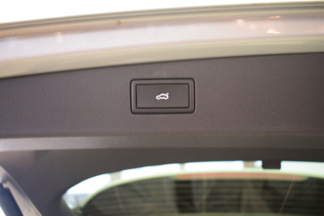 VOLKSWAGEN Tiguan 2025 Elegance Business eHybrid 200 kW DSG-automaatti