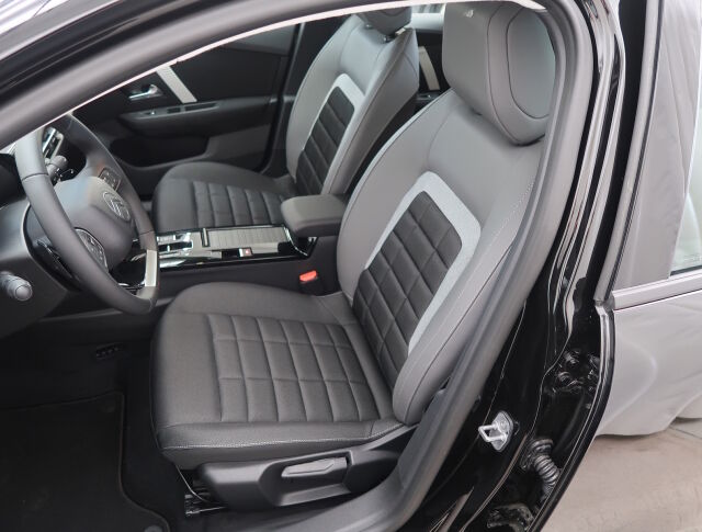 Citroen C4 2025 Plus Hybrid 145 Automaatti *Korko 0,9 + kulut! *Heti toimitukseen!