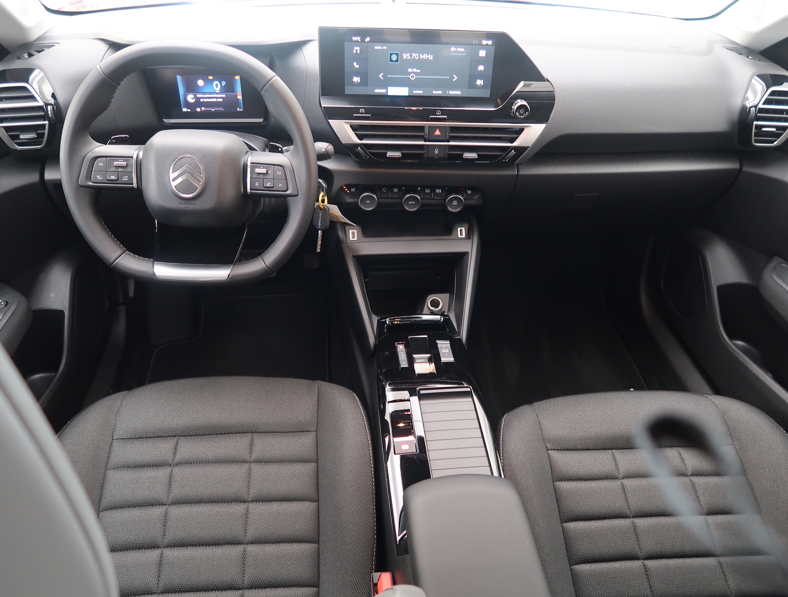 Citroen C4 Plus Hybrid 145 Automaatti 2025, kuva 6/9