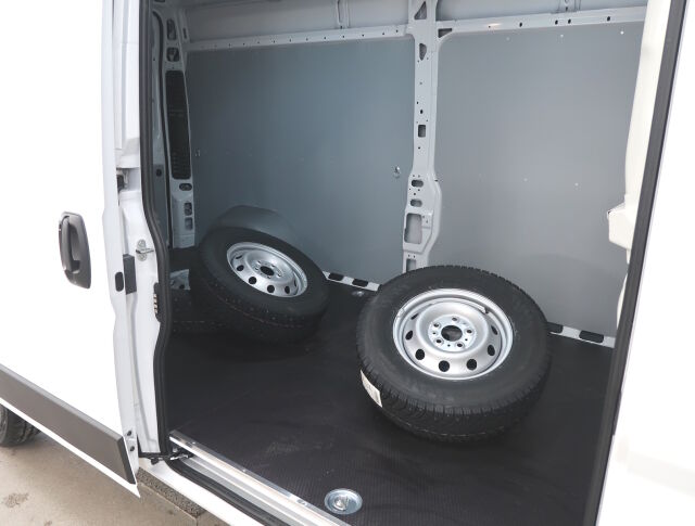 Fiat Ducato 2025 Multijet3 140 L3H2 AT *Täyskäsi varusteet veloituksetta!! Korko 2,99% + kulut!!