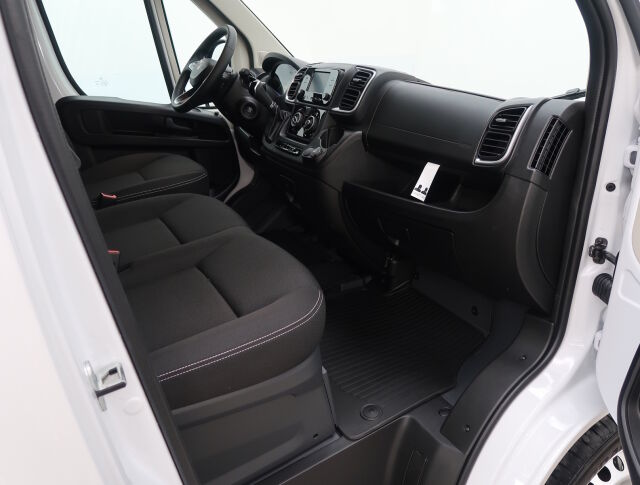 Fiat Ducato 2025 Multijet3 140 L3H2 AT *Täyskäsi varusteet veloituksetta!! Korko 2,99% + kulut!!