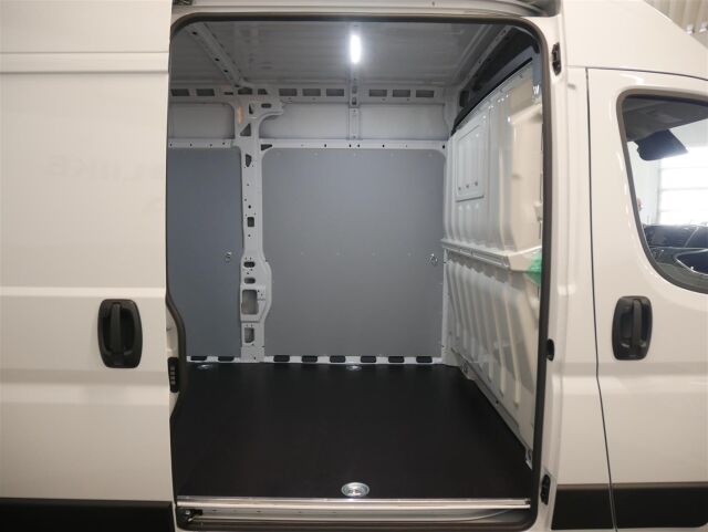 Fiat Ducato 2025 Multijet3 140 L3H2 AT / Uusi automaatti-Ducato heti ajoon! / ALV / Vanerointi / Koukku / 2 x renkaat