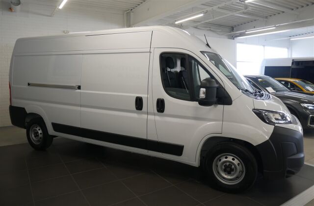 Fiat Ducato 2025 Multijet3 140 L3H2 AT / Uusi automaatti-Ducato heti ajoon! / ALV / Vanerointi / Koukku / 2 x renkaat