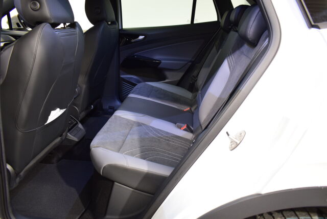 Volkswagen ID.4 2025 Pro 4MOTION Elegance 75-v Juhlamalli 210 kW, akku 77 kWh, Sis. 2 x renkaat, vetokoukku !