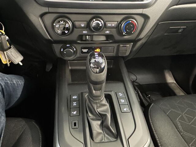 Isuzu D-Max 2025 Double Cab 163 TDi 4WD 6AT LX 25MY Two-Seater / ALV / Kauko-Eberi / Lavakaukalo / Koukku /