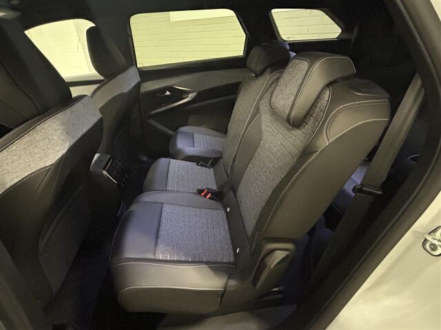 Peugeot 5008 2025 Allure Edition Hybrid 145 Aut. / 7-h / Adapt.vakkari / 360-kamera / Lämm.ohjauspyörä  /