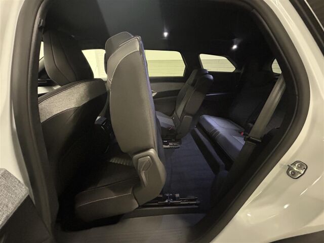 Peugeot 5008 2025 Allure Edition Hybrid 145 Aut. / 7-h / Adapt.vakkari / 360-kamera / Lämm.ohjauspyörä  /