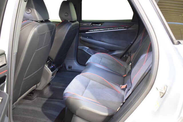 Volkswagen ID.7 2025 Tourer GTX 4MOTION 75-v Juhlamalli 250 kW, akku 86 kWh