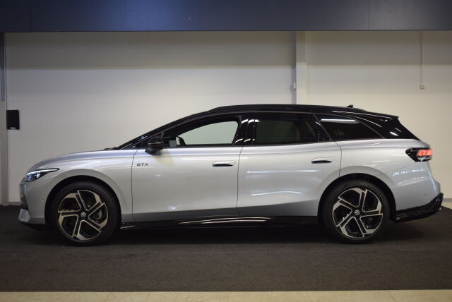 Volkswagen ID.7 2025 Tourer GTX 4MOTION 75-v Juhlamalli 250 kW, akku 86 kWh