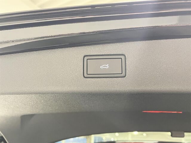 Volkswagen Tiguan 2026 Elegance Business eHybrid 150 kW DSG-automaatti