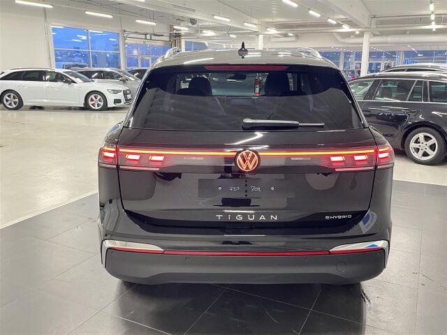 Volkswagen Tiguan 2026 Elegance Business eHybrid 150 kW DSG-automaatti