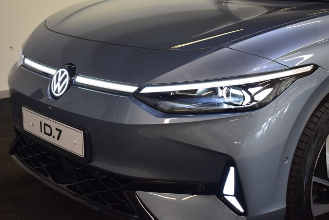 Volkswagen ID.7 2026 Tourer GTX 4MOTION 75-v Juhlamalli 250 kW, akku 86 kWh
