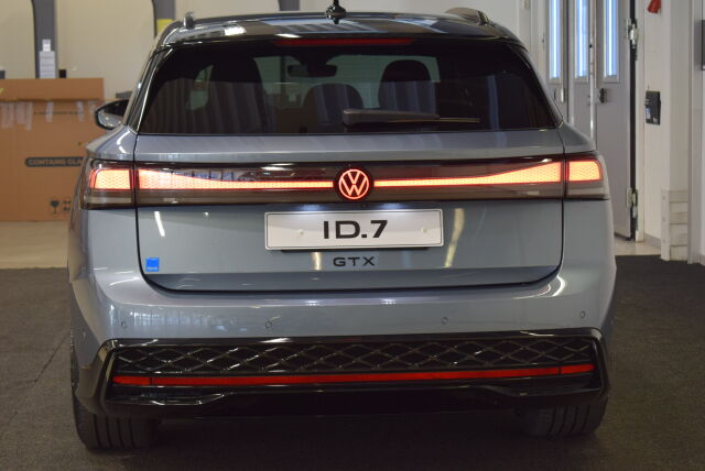 Volkswagen ID.7 2026 Tourer GTX 4MOTION 75-v Juhlamalli 250 kW, akku 86 kWh