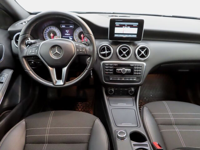 Mercedes-Benz A 2013 180 BE A Premium Business