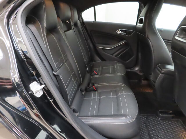 Mercedes-Benz A 2013 180 BE A Premium Business