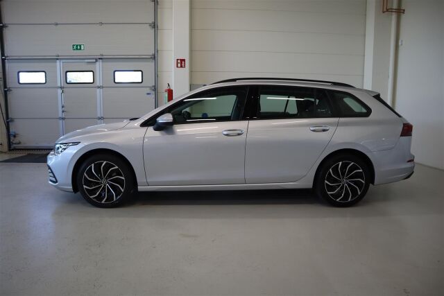 VOLKSWAGEN Golf 2024 Variant Comfort Business 1,5 eTSI 96 kW (MHEV) DSG-automaatti