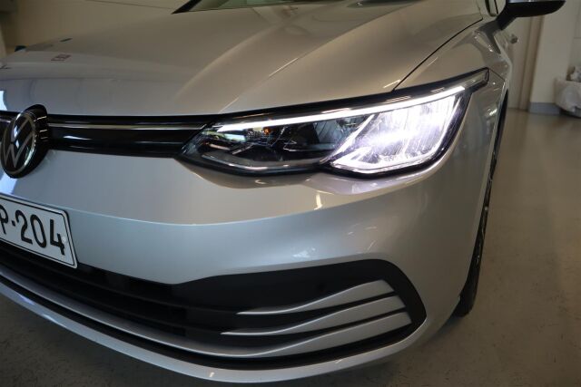 VOLKSWAGEN Golf 2024 Variant Comfort Business 1,5 eTSI 96 kW (MHEV) DSG-automaatti