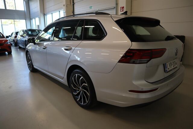 VOLKSWAGEN Golf 2024 Variant Comfort Business 1,5 eTSI 96 kW (MHEV) DSG-automaatti