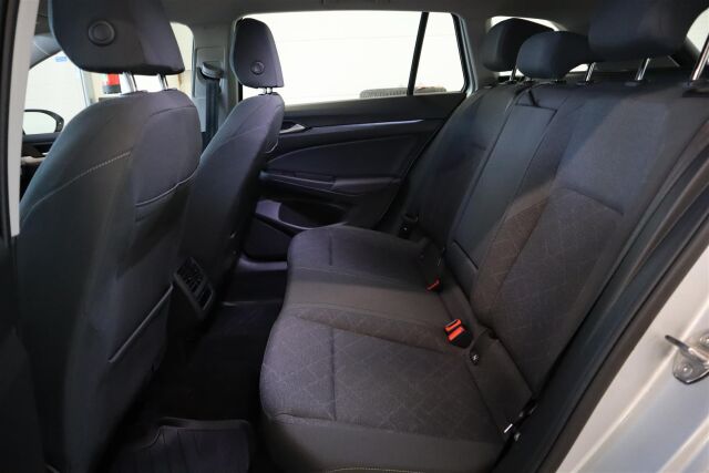 VOLKSWAGEN Golf 2024 Variant Comfort Business 1,5 eTSI 96 kW (MHEV) DSG-automaatti