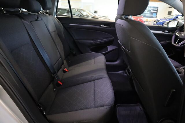VOLKSWAGEN Golf 2024 Variant Comfort Business 1,5 eTSI 96 kW (MHEV) DSG-automaatti