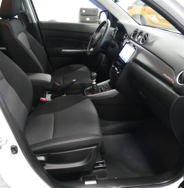 SUZUKI Vitara 2025 1,4 BOOSTERJET 48V HYBRID 4WD GL+ 6MT / Vaihtoehto uudelle! / 1-om / 2 x renkaat /