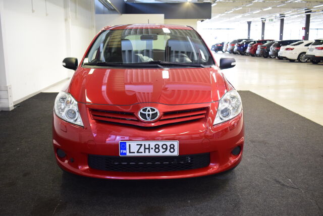 TOYOTA Auris 2011 1,6 Valvematic Linea Terra 5ov * Tarkalta pidolta*