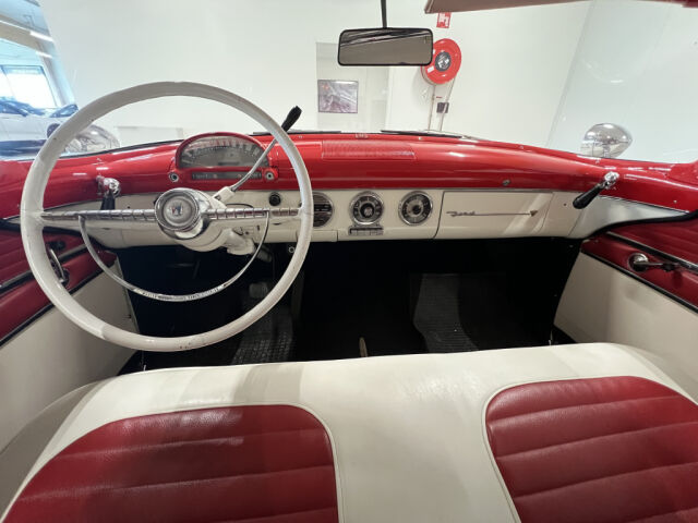 FORD Crown Victoria 1955 *2d 272cid Aut *Museorekisterissä *Täysin entisöity