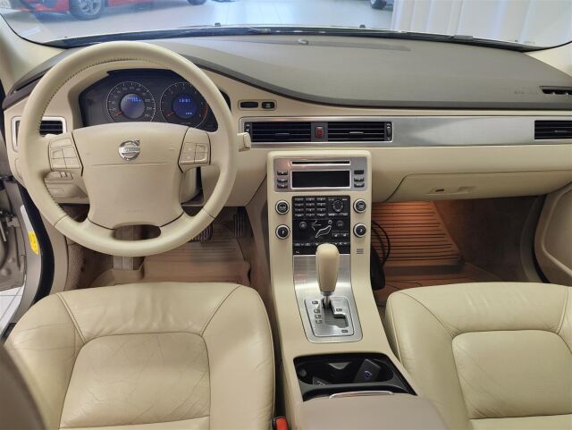 VOLVO V70 2008 2,4D Momentum aut