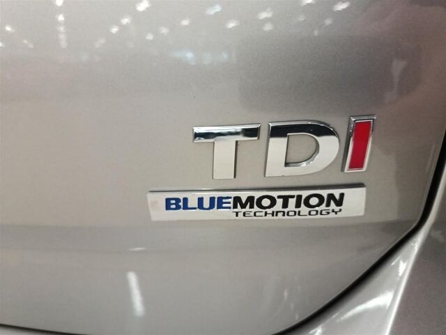 VOLKSWAGEN Golf 2012 Highline 1,6 TDI 77 kW (105 hv) BlueMotion Technology DSG-automaatti 4-ovinen