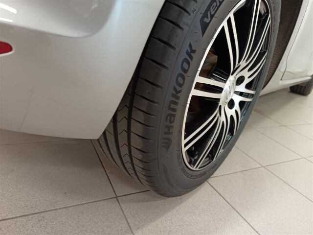 VOLKSWAGEN Golf 2012 Highline 1,6 TDI 77 kW (105 hv) BlueMotion Technology DSG-automaatti 4-ovinen