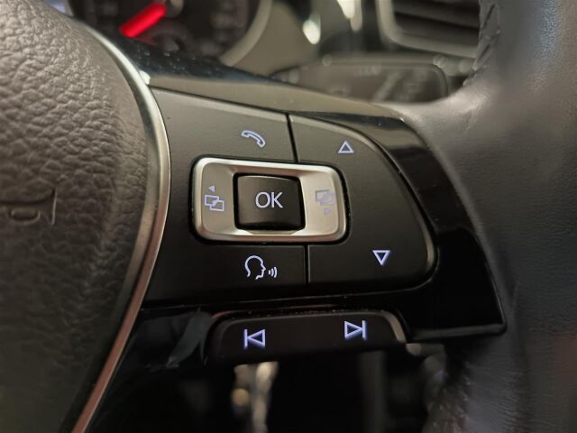VOLKSWAGEN Golf 2012 Highline 1,6 TDI 77 kW (105 hv) BlueMotion Technology DSG-automaatti 4-ovinen