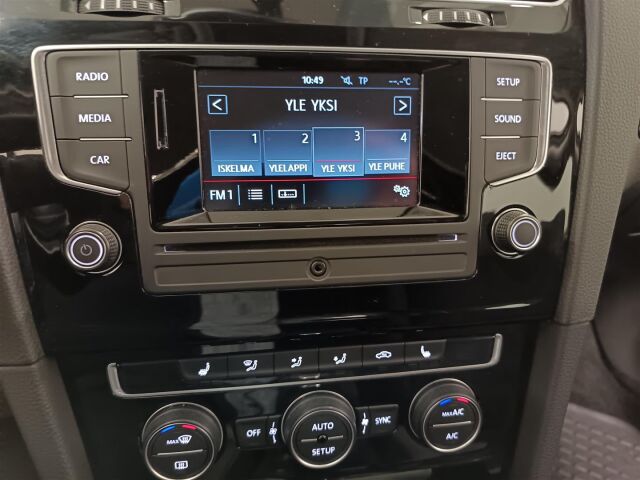 VOLKSWAGEN Golf 2012 Highline 1,6 TDI 77 kW (105 hv) BlueMotion Technology DSG-automaatti 4-ovinen