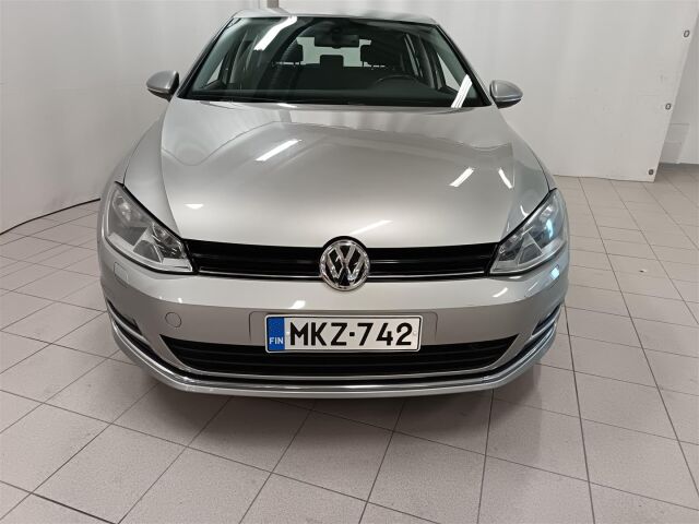 VOLKSWAGEN Golf 2012 Highline 1,6 TDI 77 kW (105 hv) BlueMotion Technology DSG-automaatti 4-ovinen