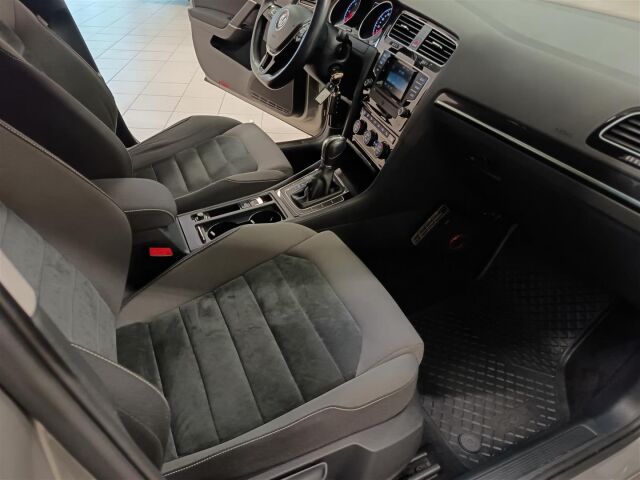 VOLKSWAGEN Golf 2012 Highline 1,6 TDI 77 kW (105 hv) BlueMotion Technology DSG-automaatti 4-ovinen